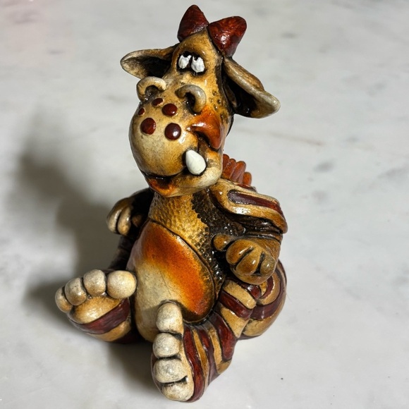 1986 Beasties of the Kingdom Phizzle the Baby Dragon signed clay figurine - Picture 1 of 16